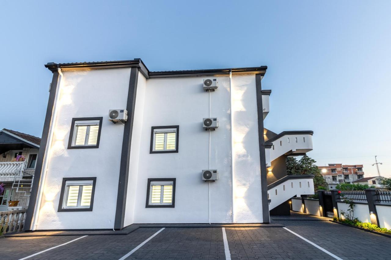 Apart-Hotel Prestige Ulcinj Exterior photo