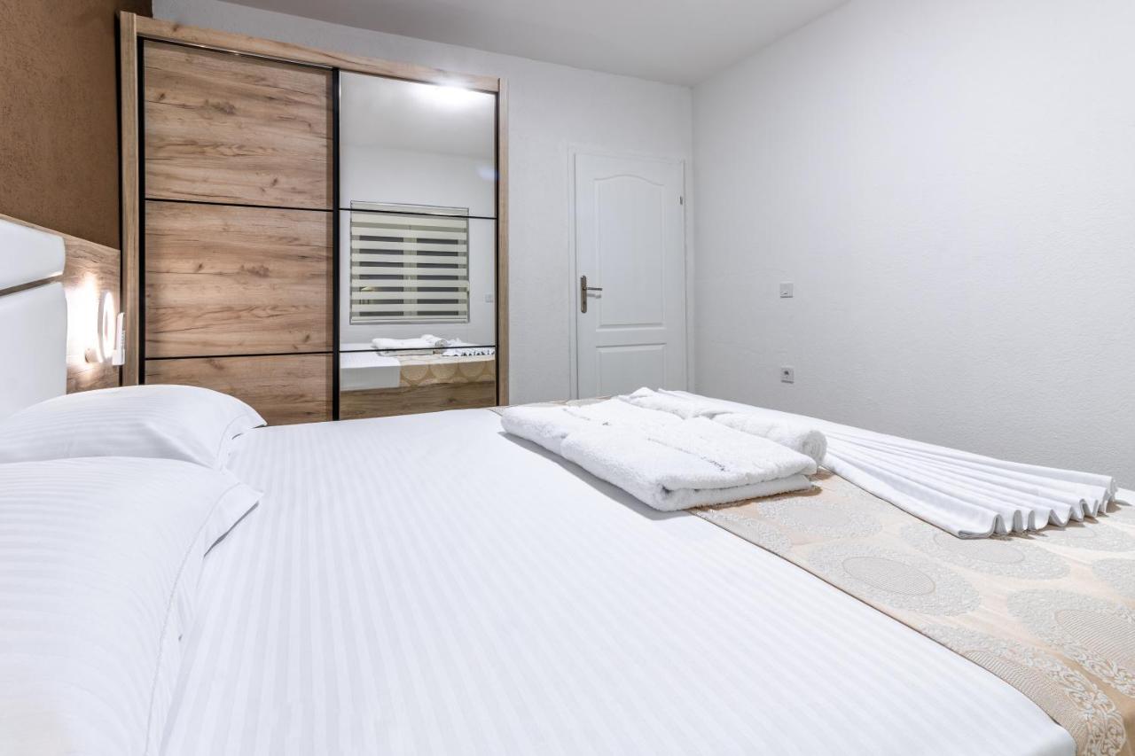 Apart-Hotel Prestige Ulcinj Exterior photo