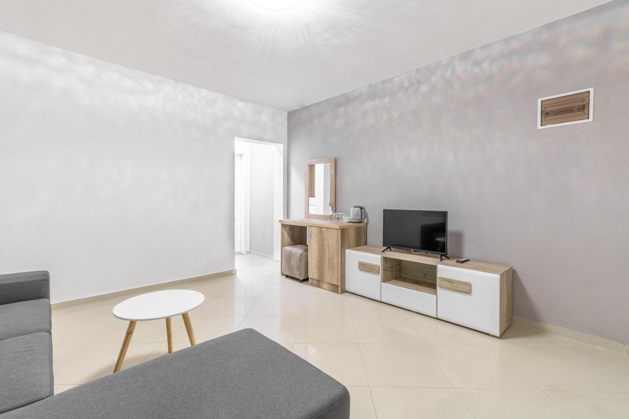 Apart-Hotel Prestige Ulcinj Exterior photo